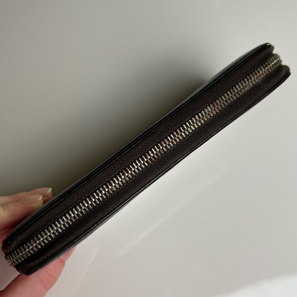 Gucci Diamante Leather Round Zipper
Long Wallet - Picture 4 of 9